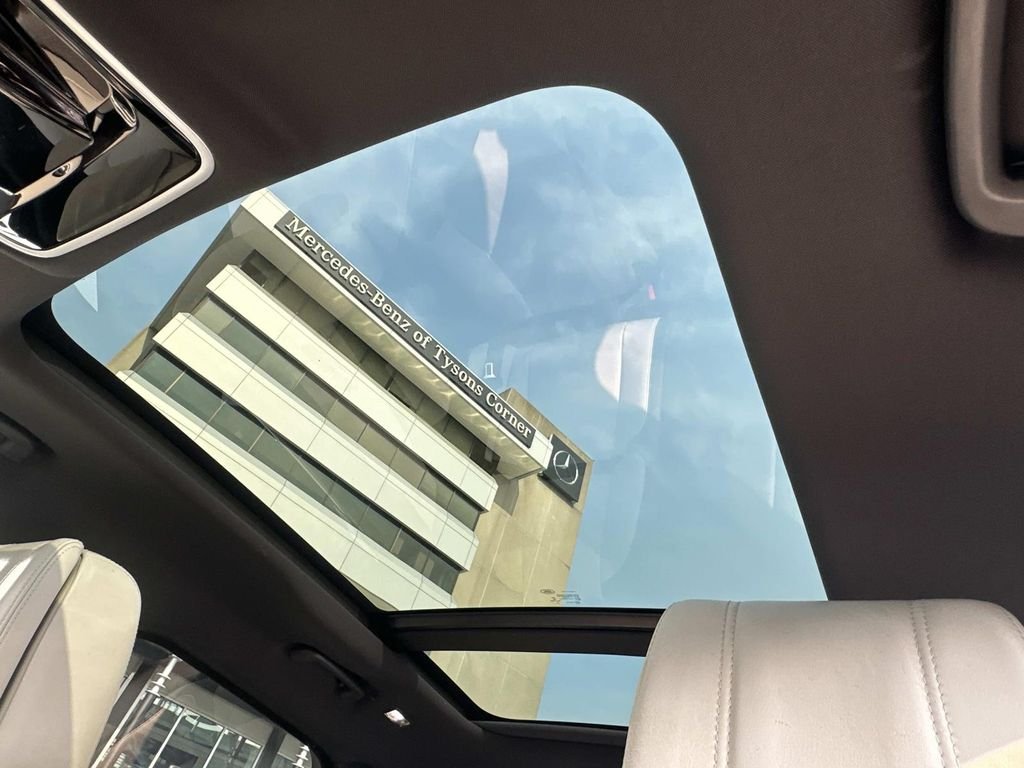 Used 2018  Land Rover HSE R-Dynamic image 19