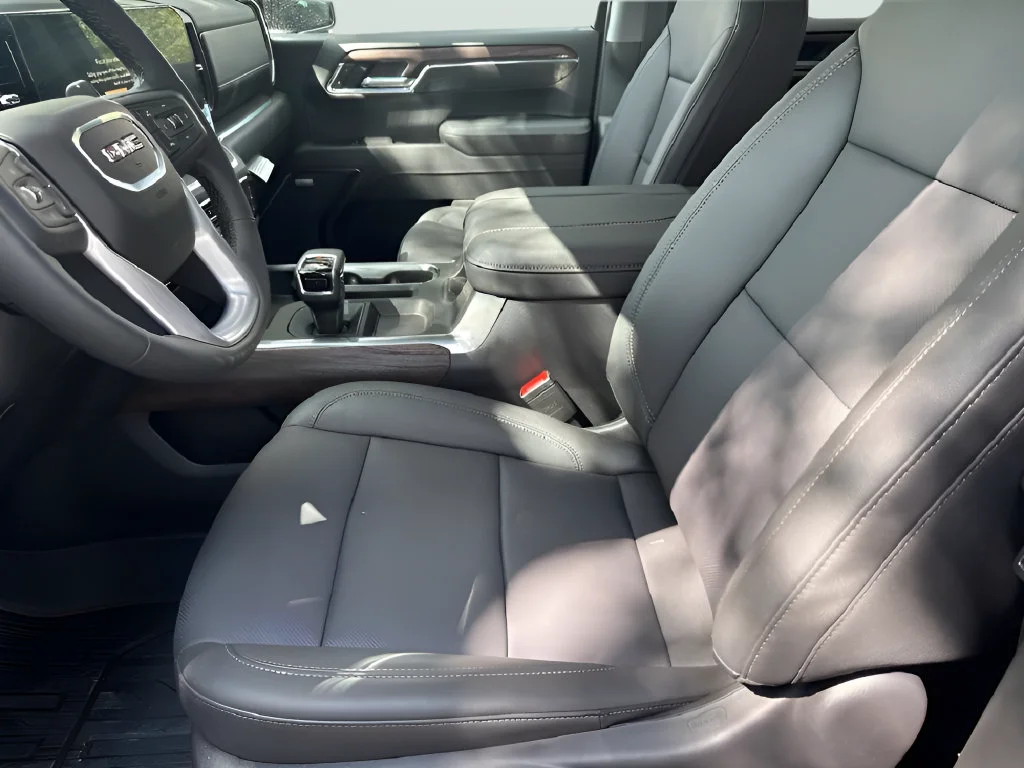 2026 GMC Sierra 1500 SLT - Photo 9
