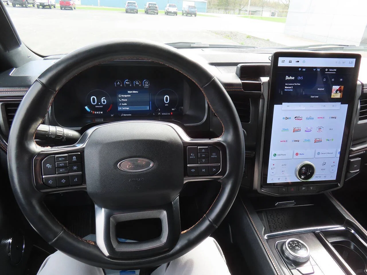 Used 2023 Agate Black Ford Platinum 4x4 4dr SUV image 18
