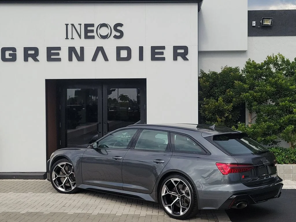 Used 2024 Daytona Gray Pearl Effect Audi 4.0T image 4