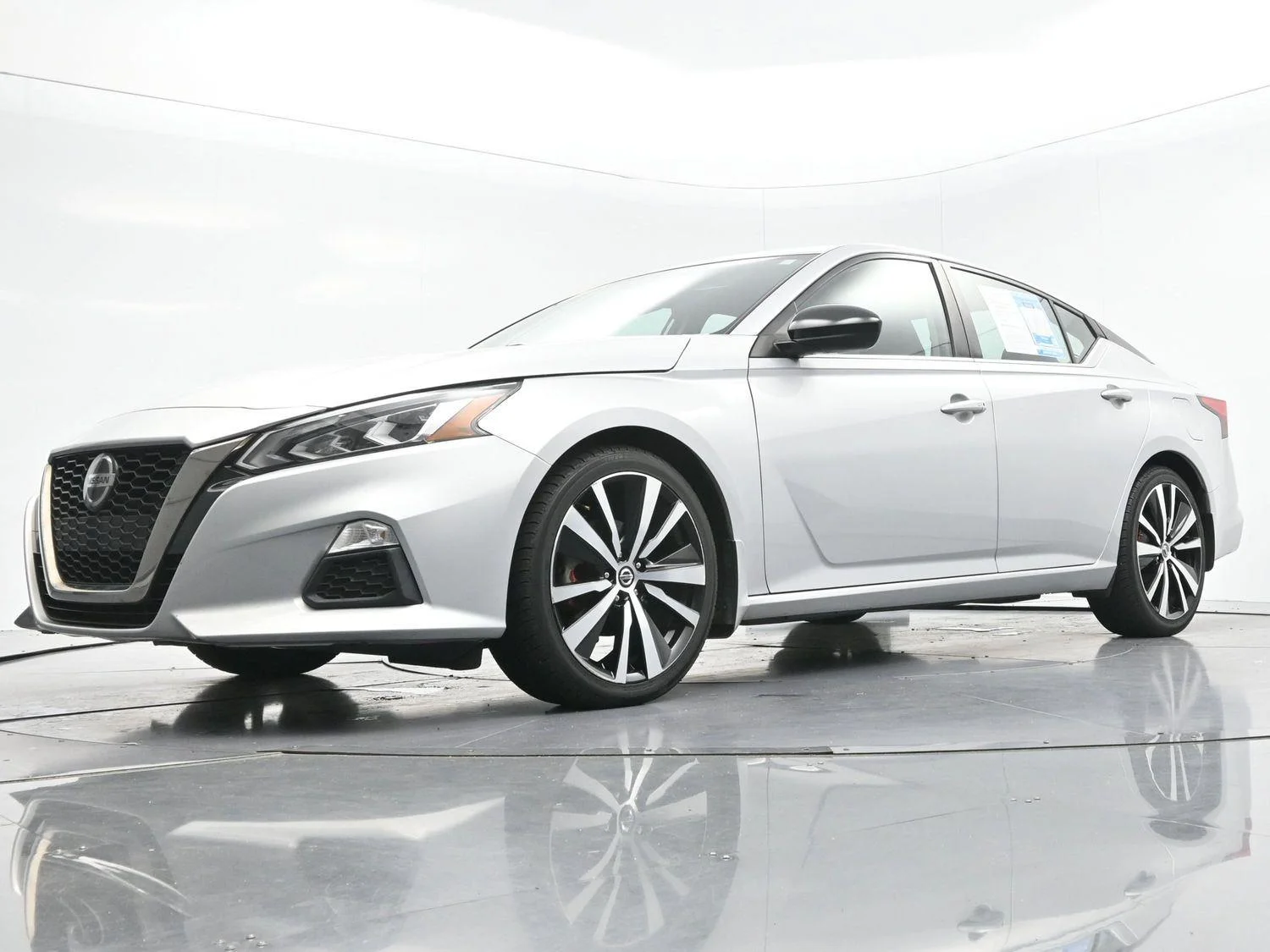 Used 2020 Brilliant Silver Metallic Nissan 2.5 SR image 42