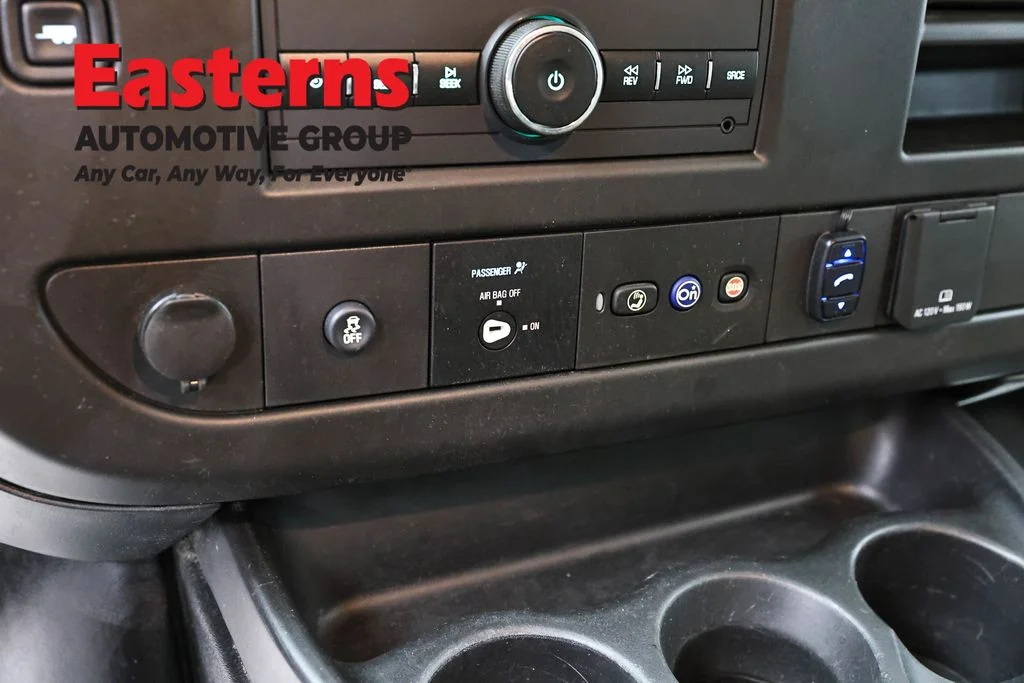 Used 2020 White GMC Work Van image 19