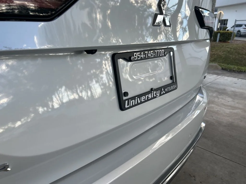 New 2026 White Mitsubishi SE image 19