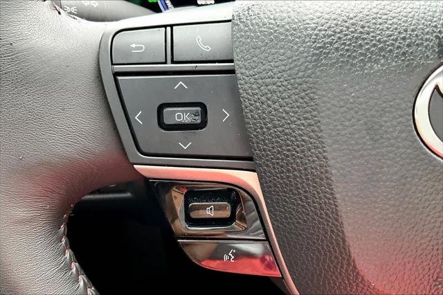 Certified Used 2025 MID BLK/WIND CHILL Toyota  image 21