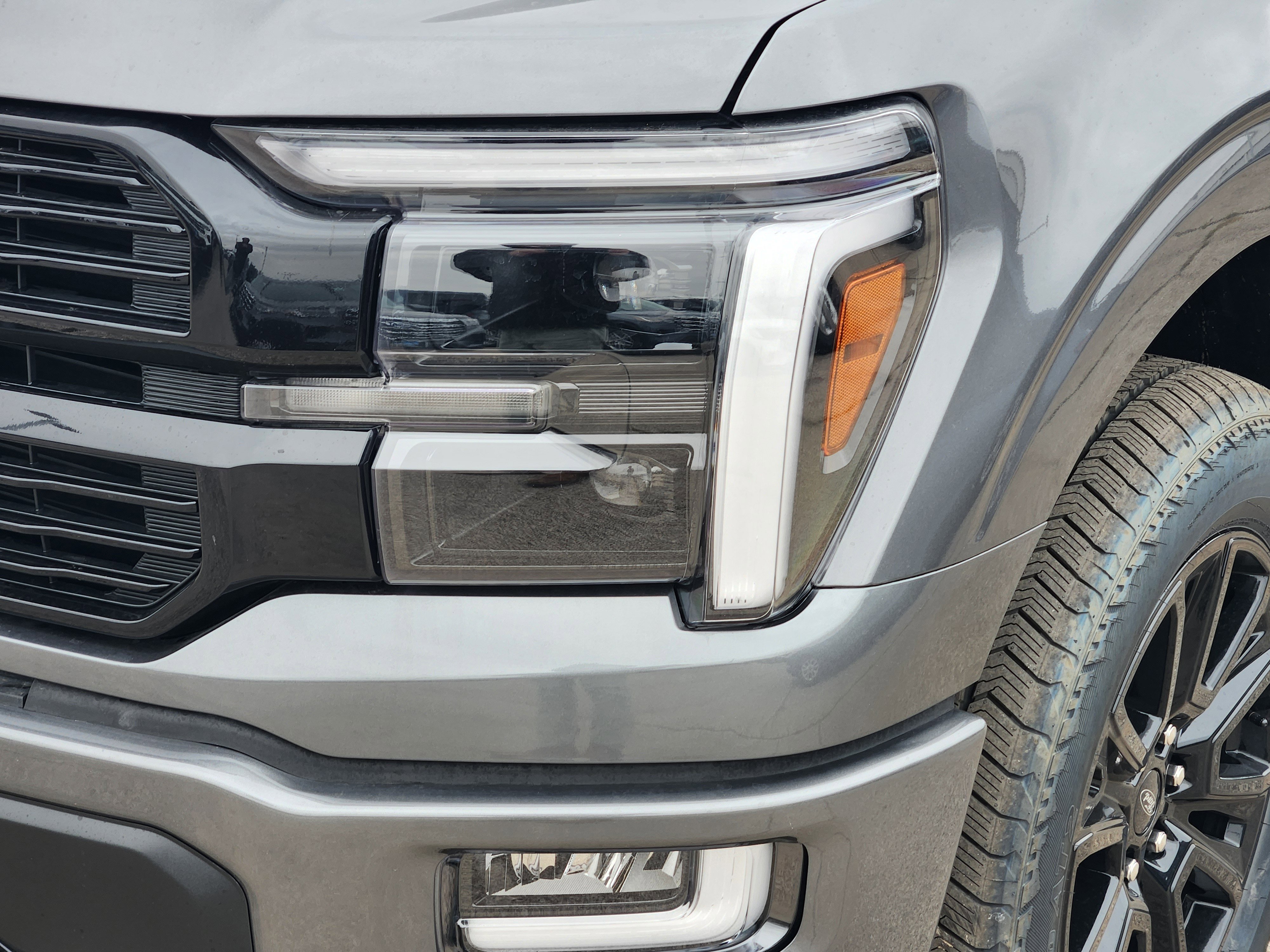 New 2025 Carbonized Gray Metallic Ford Platinum image 5
