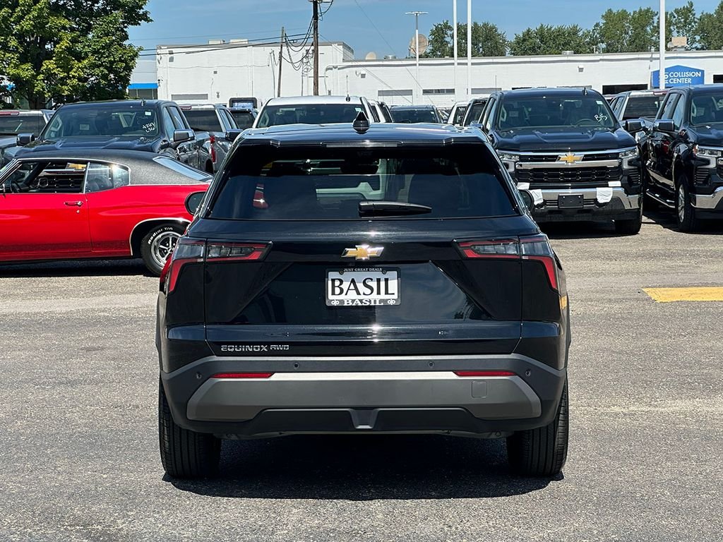 Used 2025 Black Chevrolet LT image 17