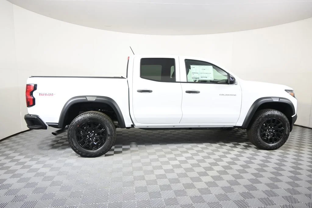 2026 Chevrolet Colorado Trail Boss - Photo 8