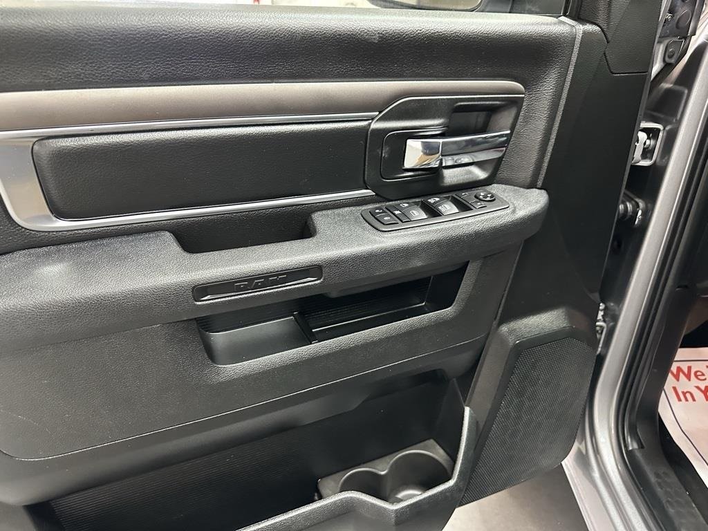 2024 Ram 1500 Classic Warlock photo 4