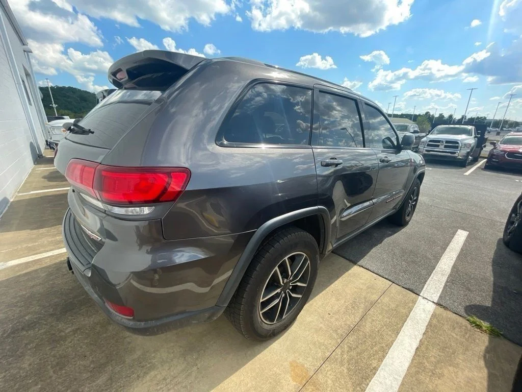 Used 2021 Gray Jeep Trailhawk image 10