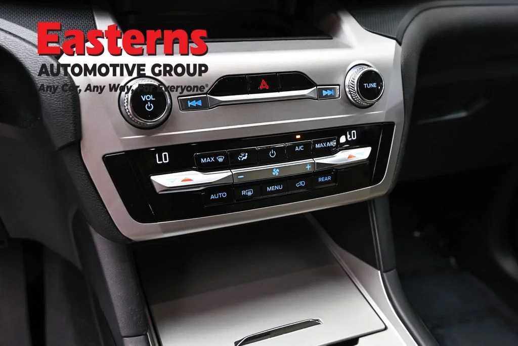 Used 2021 Gray Ford Base image 19