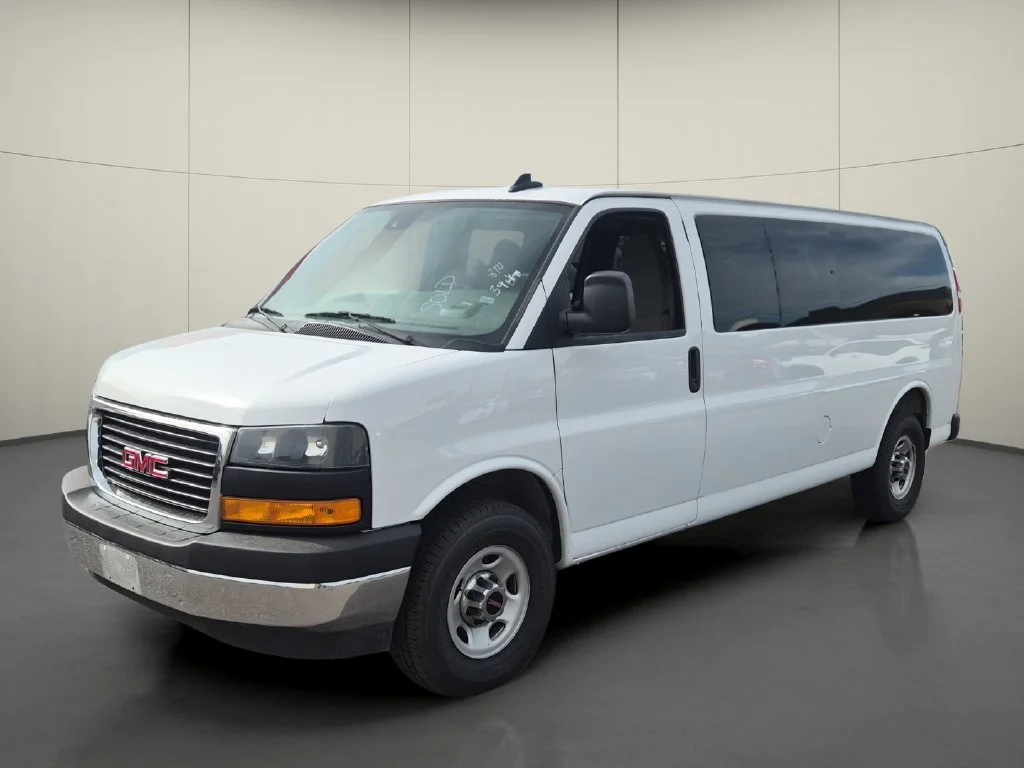 Used 2025 White GMC LT image 4