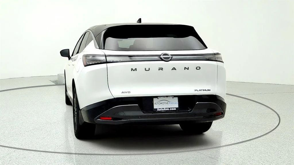 Used 2025 Everest White Pearl Tricoat/Super Black Nissan AWD Platinum w/ Illuminated Cargo Scuff Plate image 6