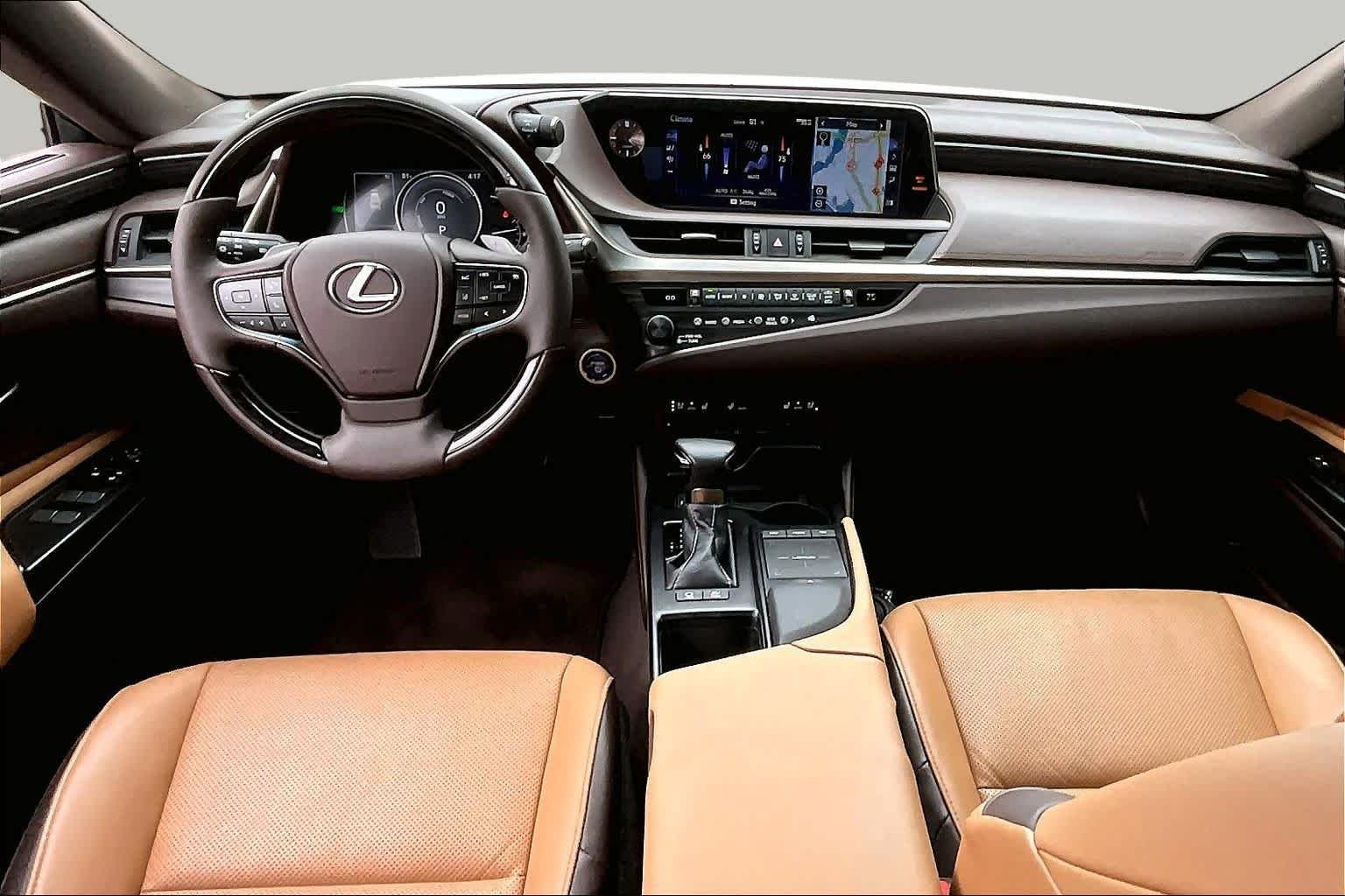 Used 2019 Eminent White Pearl Lexus  image 15
