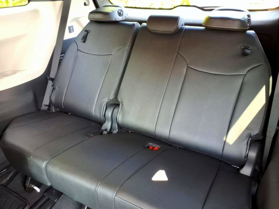 Used 2026 Wind Chill Pearl Toyota Limited image 13