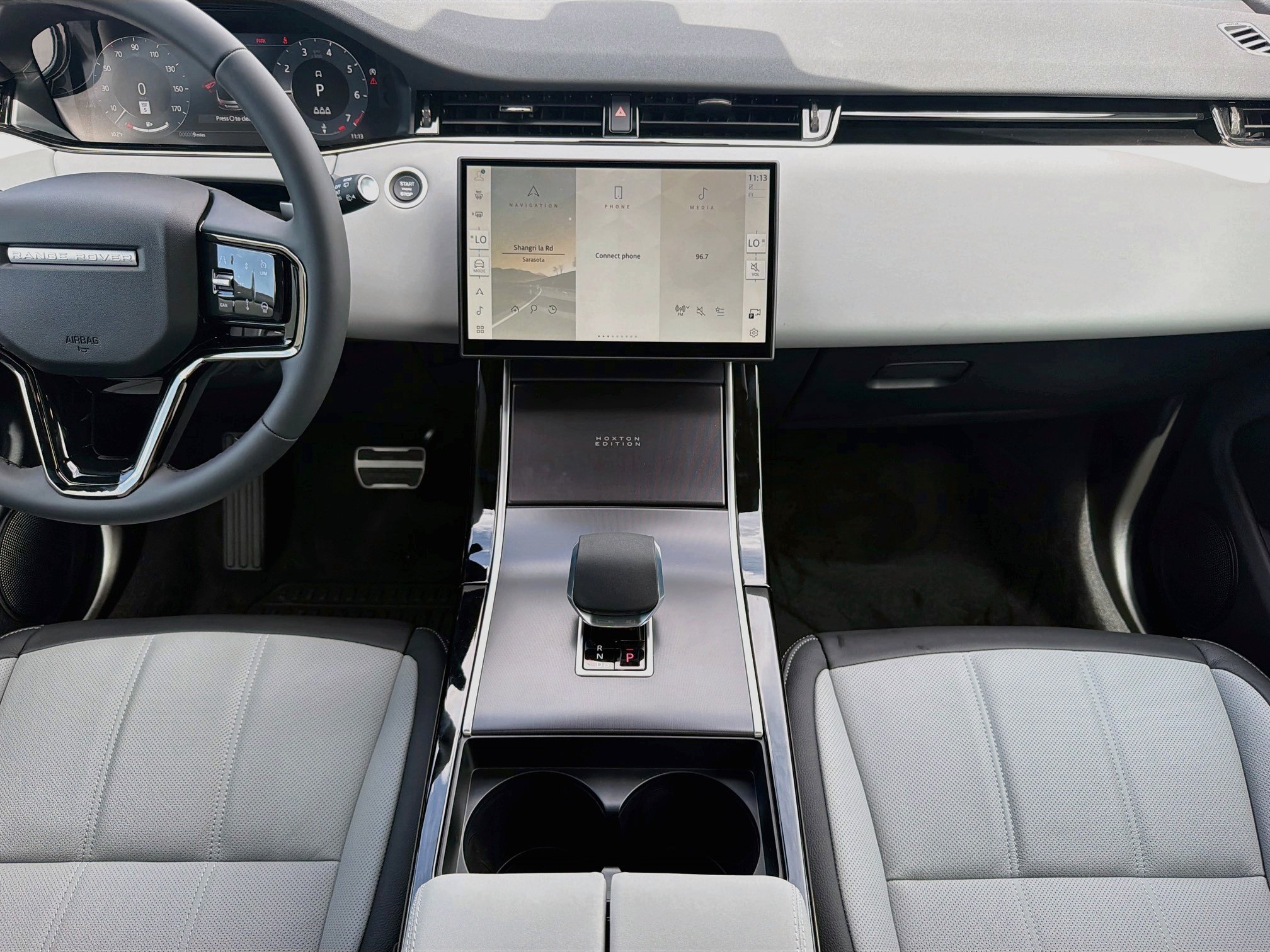 New 2026 Ostuni Pearl White Land Rover Hoxton Edition image 19