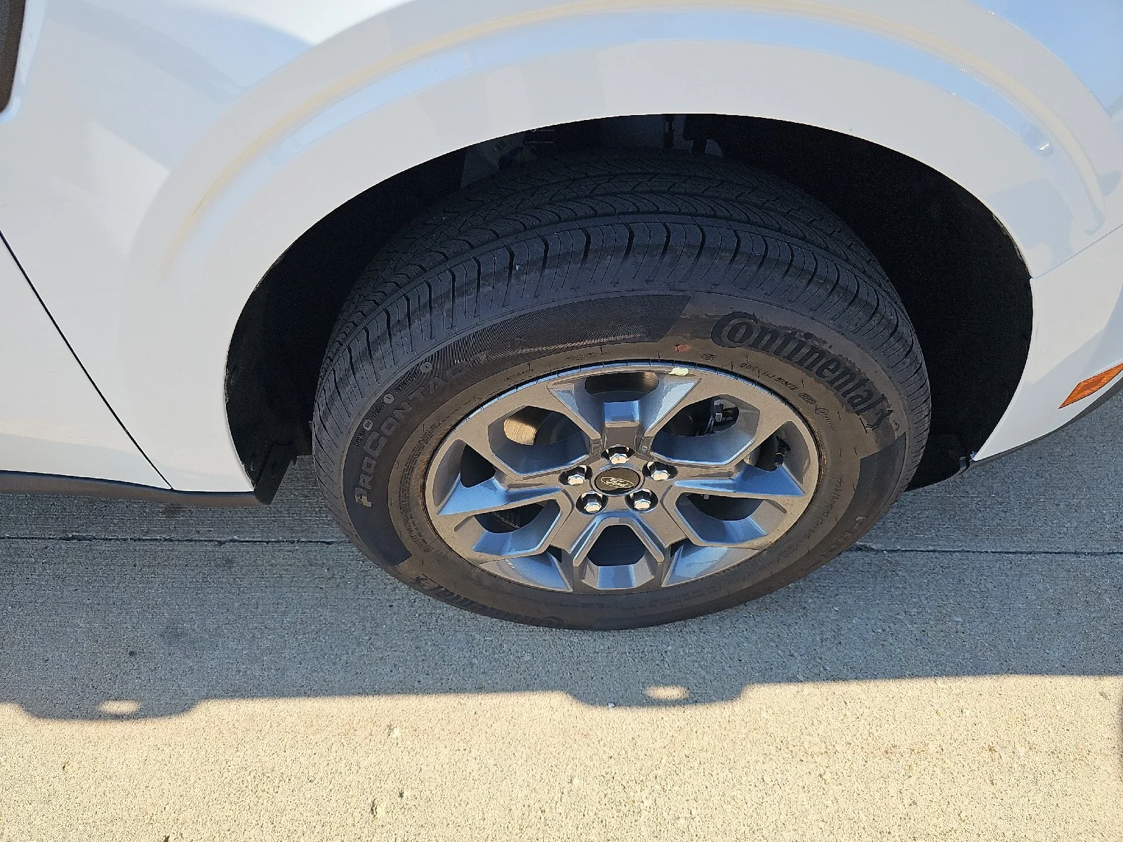 New 2026 Oxford White Ford XLT image 4