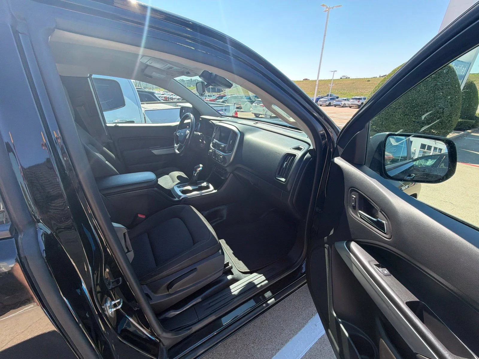 Used 2022 BLACK Chevrolet 2WD LT image 18