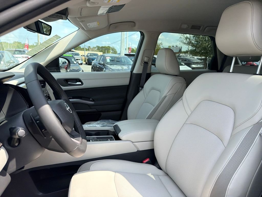 New 2026 Nissan Pathfinder SL 4D Sport Utility