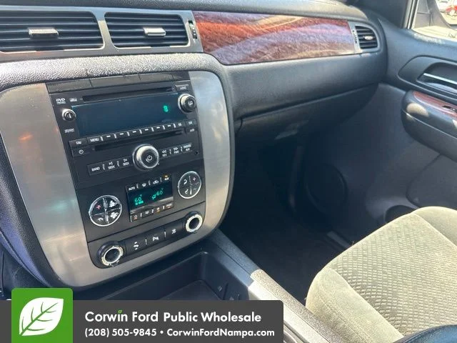 Used 2008 Silver GMC SLE image 21