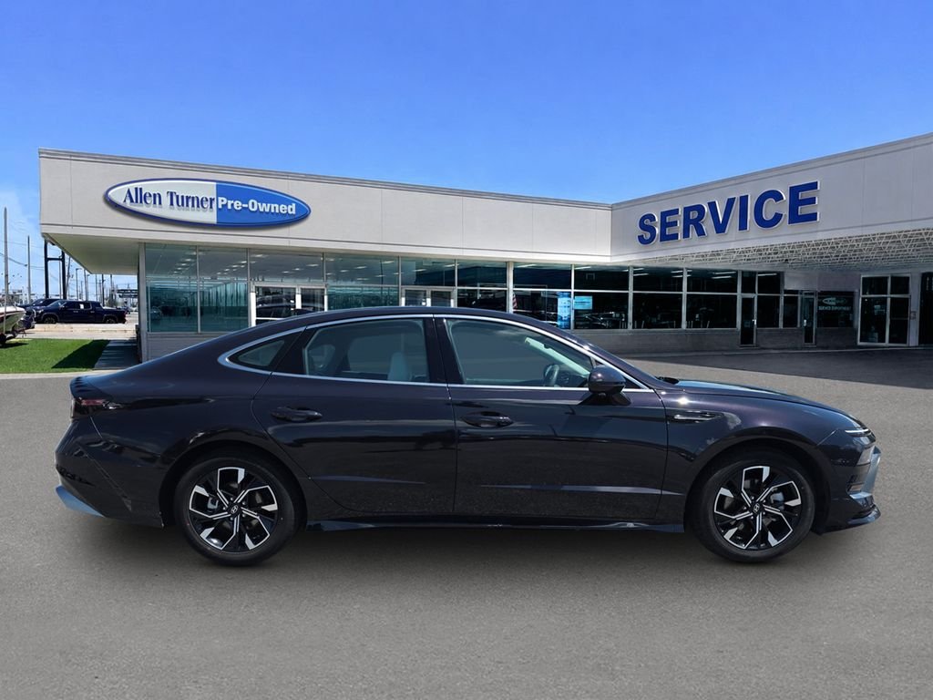 Used 2024 Carbon Blue Hyundai SEL image 9