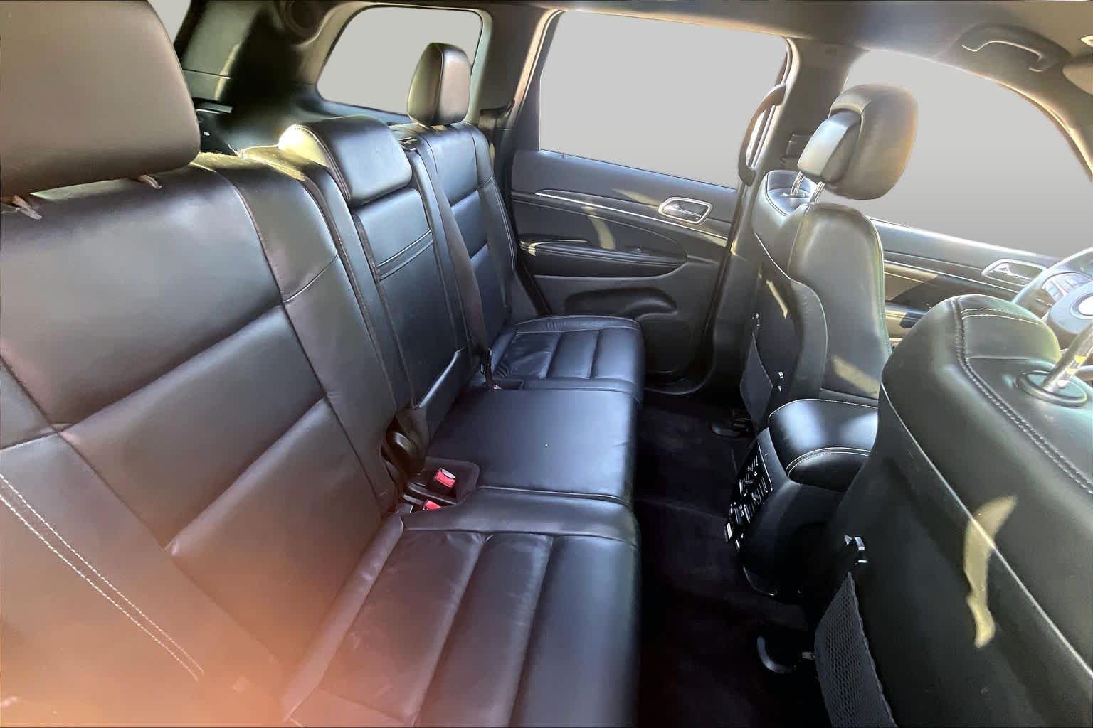 Used 2017 Bright White Clear Coat Jeep Limited image 17