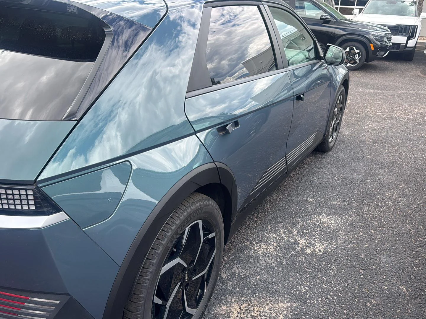 Used 2023 Digital Teal Hyundai SEL image 4