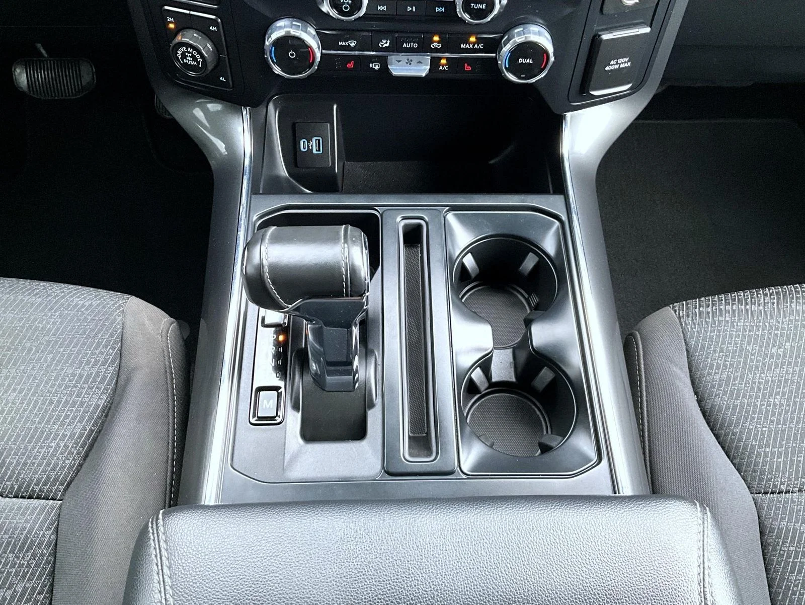 Used 2023 Black Ford XLT image 16