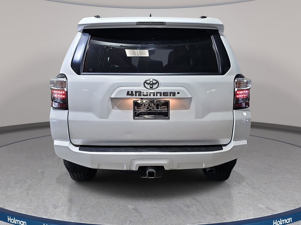 Used 2019 White Toyota SR5 Premium image 7