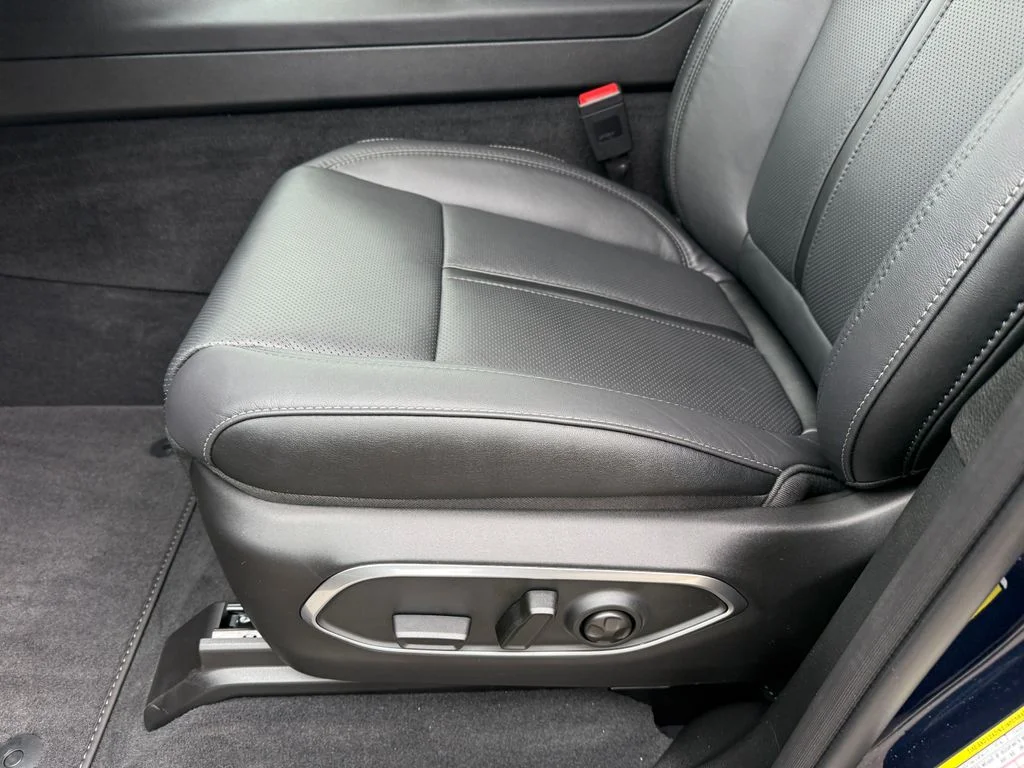 New 2026 Blue Jeep Limited Altitude image 18