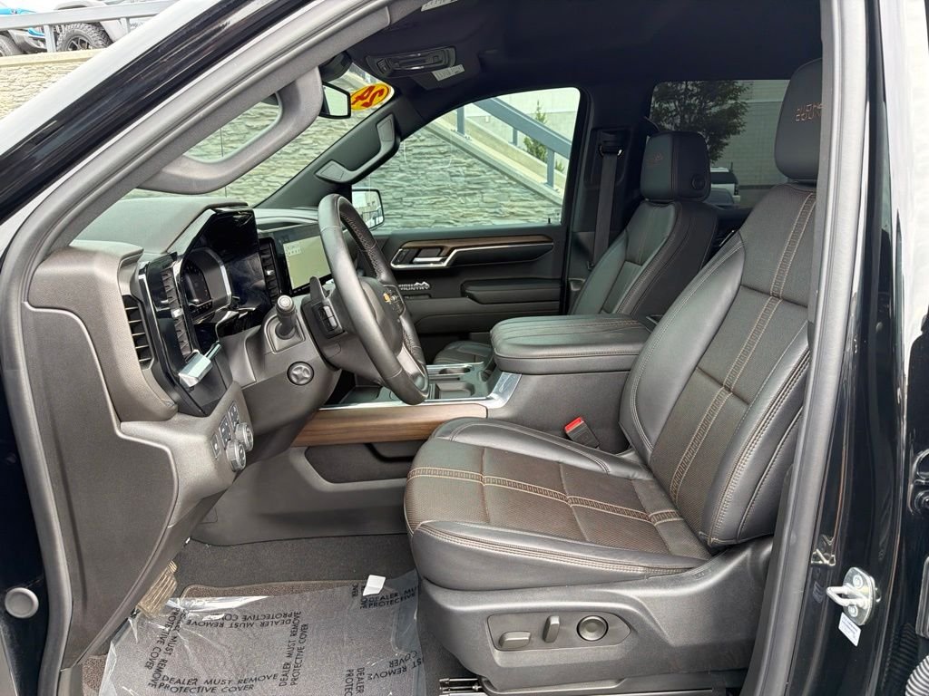 Used 2024 Black Chevrolet High Country image 10