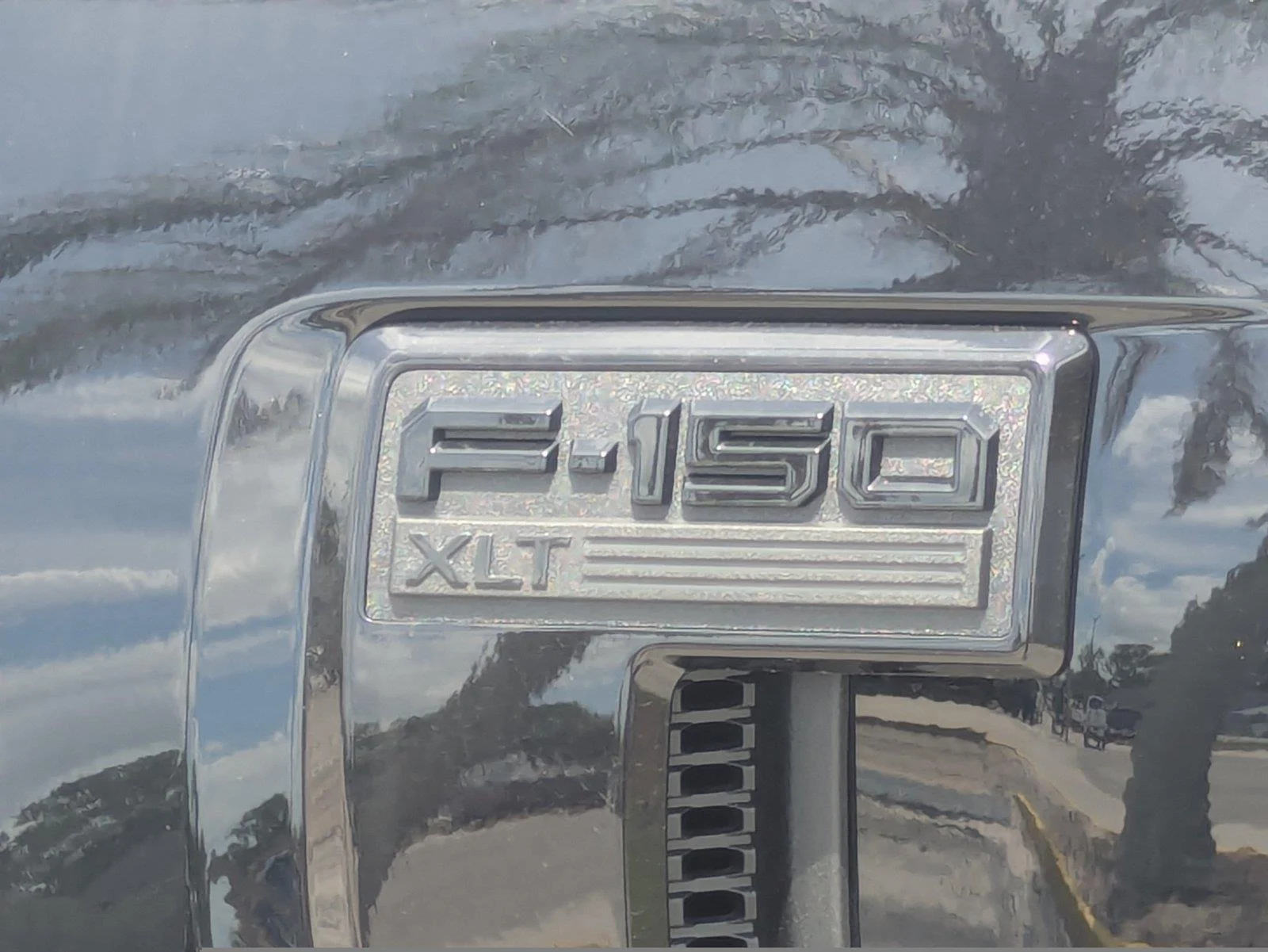New 2026 Agate Black Metallic Ford XLT image 9