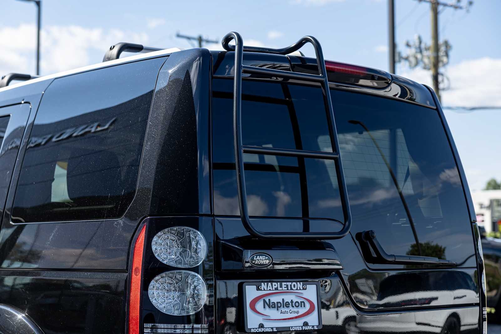 Used 2016 Santorini Black Metallic Land Rover HSE LUX Landmark Edition image 46
