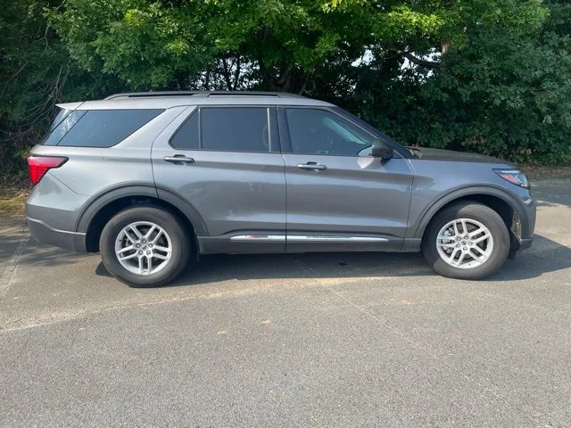 Used 2025 Gray Ford Active image 7