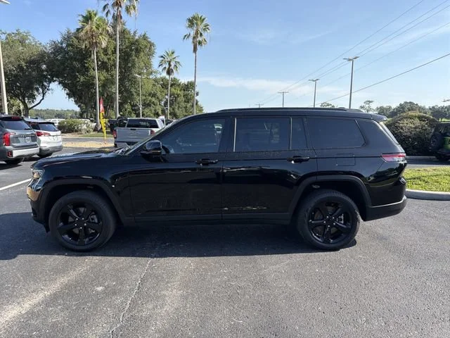 Used 2024 Black Jeep Limited 4x4 image 8