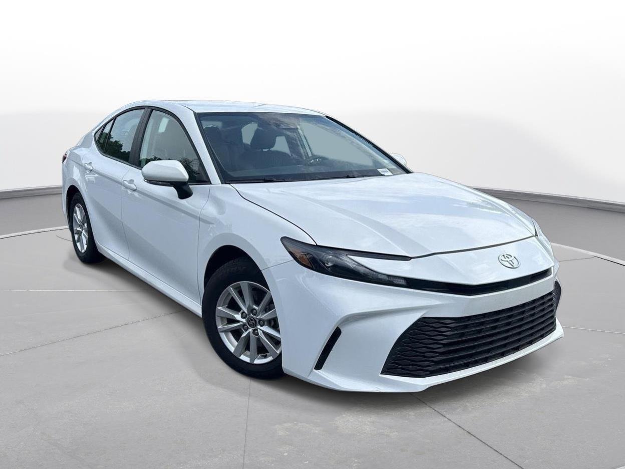 Used 2025 Ice Cap Toyota LE image 4