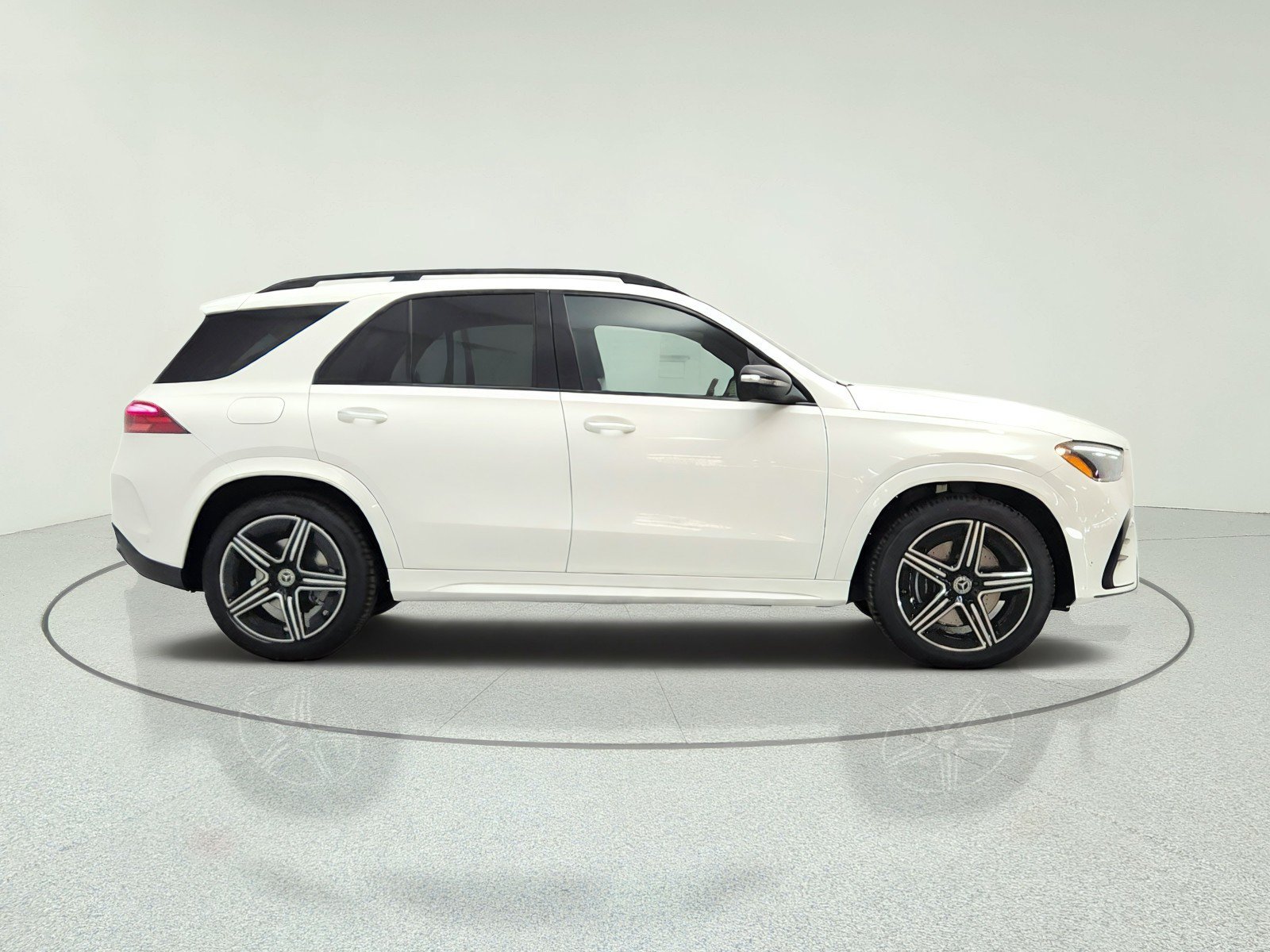 New 2026 Polar White Mercedes-Benz GLE 450 4MATIC® SUV image 25