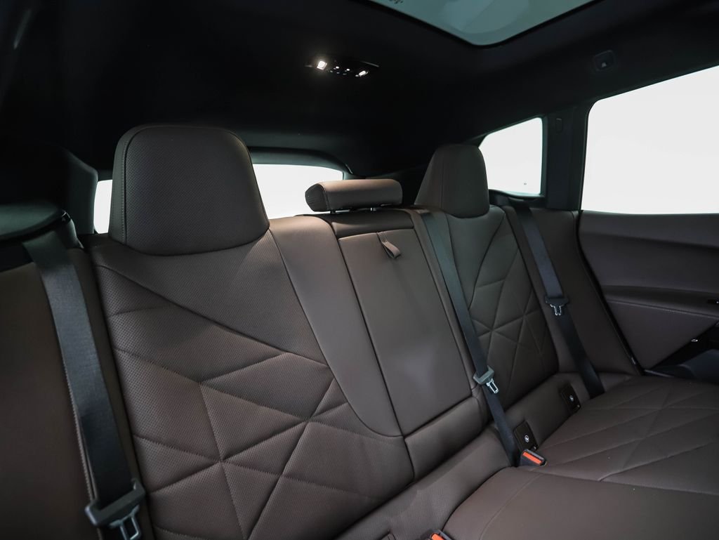 Certified Used 2024 Blue Metallic BMW xDrive50 image 28