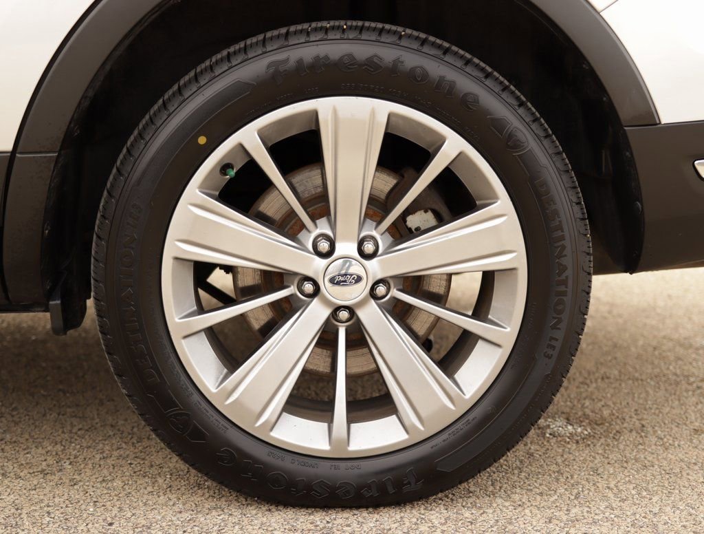 Used 2018 Silver Ford Limited image 41