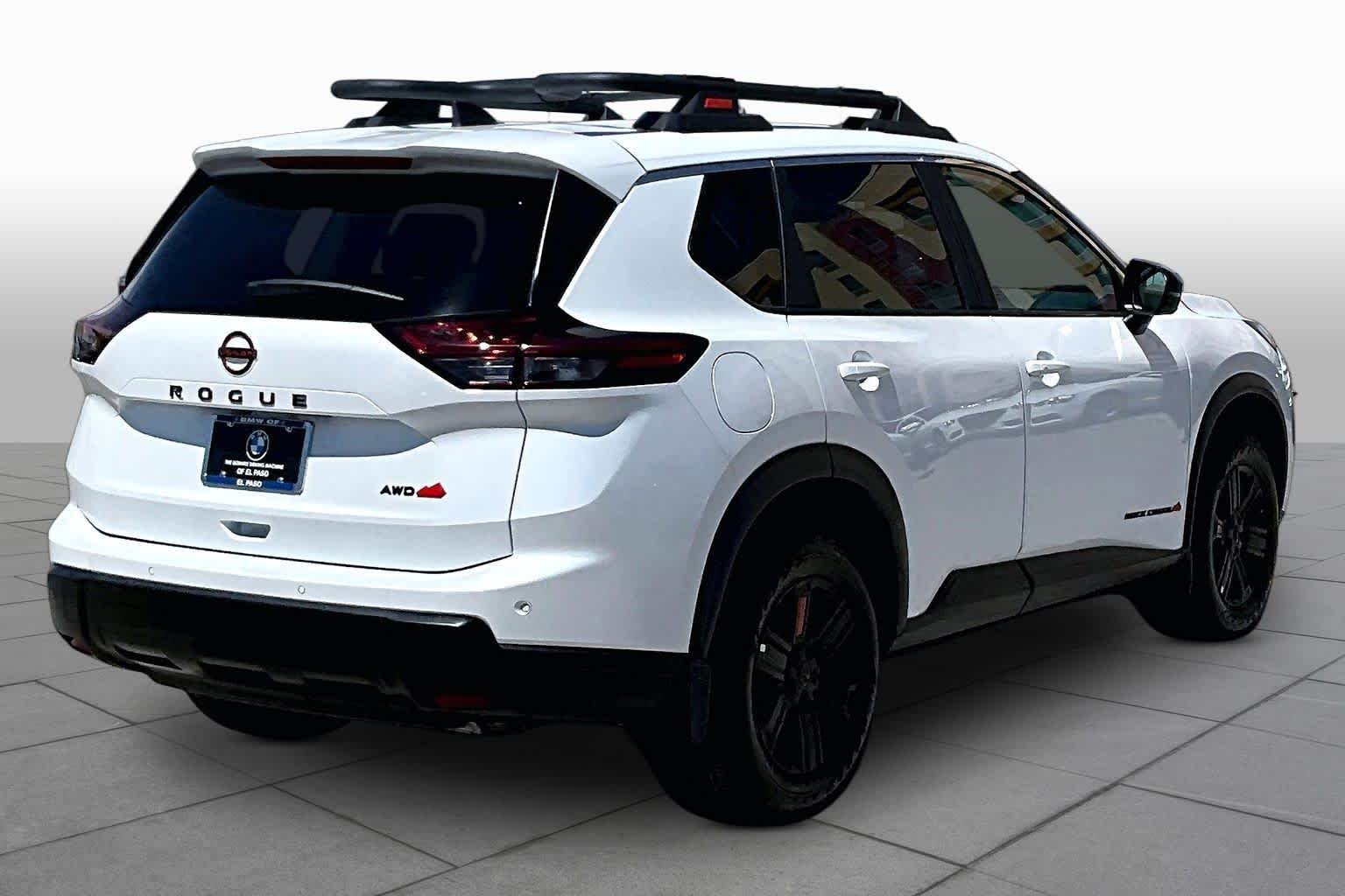Used 2026 Everest White Pearl Tricoat Nissan Rock Creek image 12