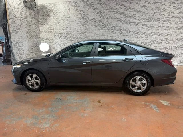 Used 2021 Portofino Gray Hyundai SE image 4