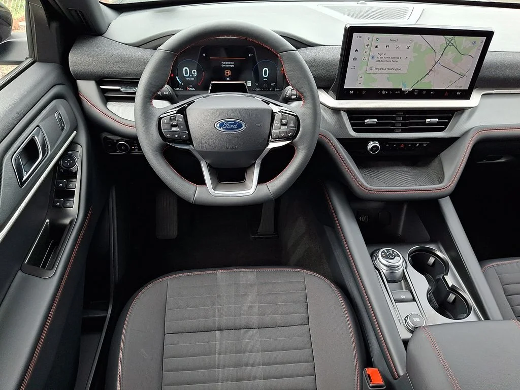 2026 Ford Explorer ST-Line - Photo 11