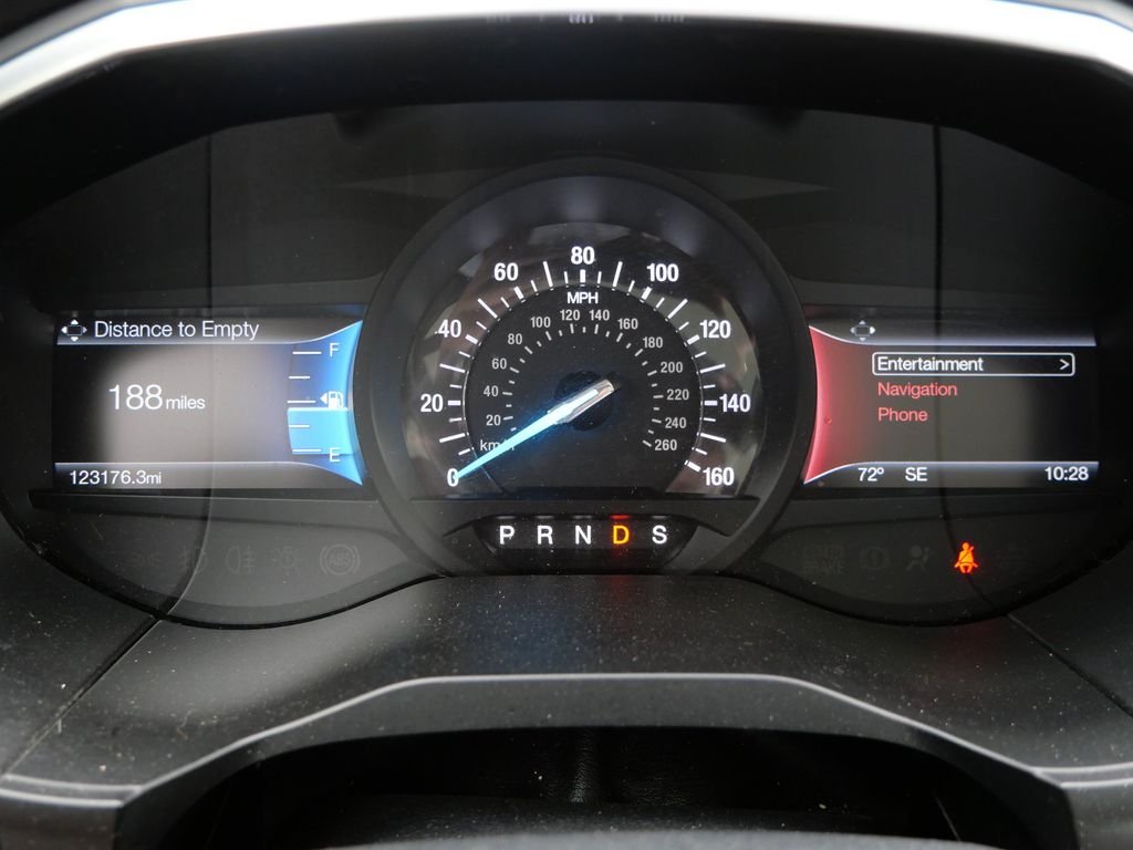 Used 2016 White Ford Titanium image 27