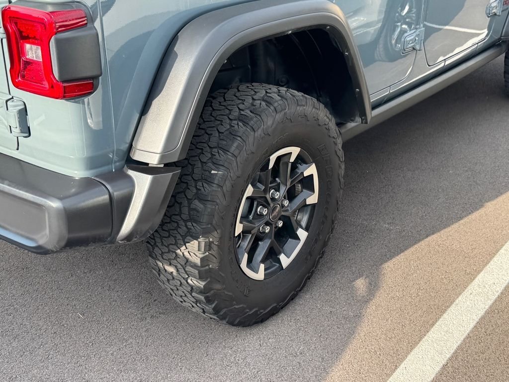 Used 2025 Gray Jeep Rubicon image 14