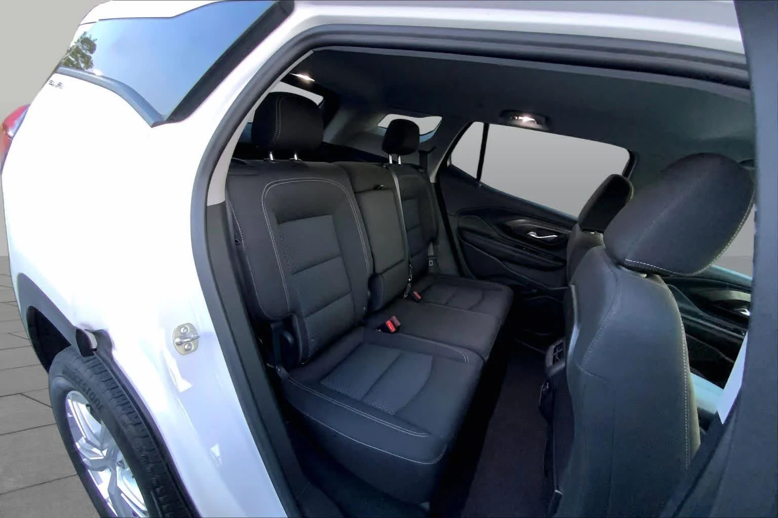 Used 2024 Summit White GMC SLE image 17