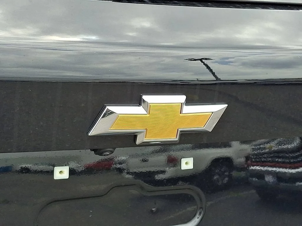 New 2026 Mosaic Black Metallic Chevrolet LT image 21