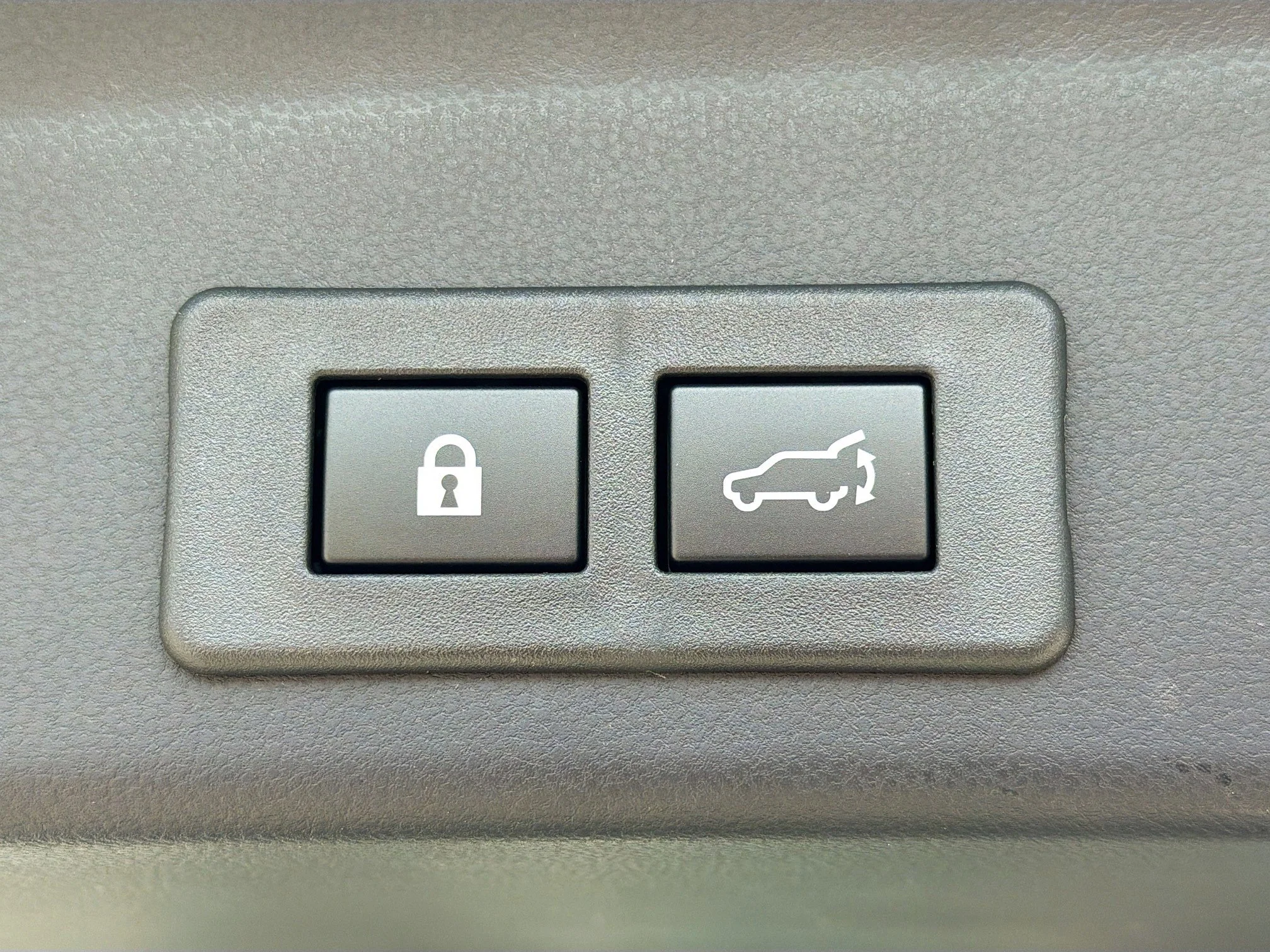 New 2026 Crystal White Pearl Subaru Onyx Edition Touring image 12