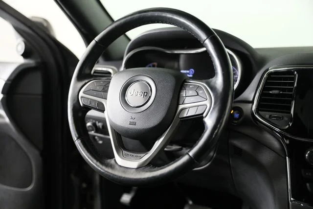 Used 2020 Gray Jeep Altitude image 3