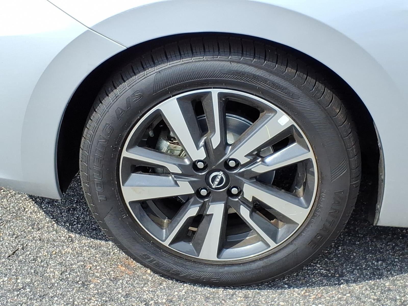 Used 2025 Brilliant Silver Metallic Nissan SV image 4