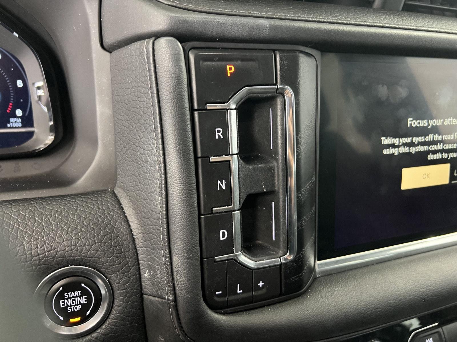 2023 GMC Yukon Denali - Photo 16