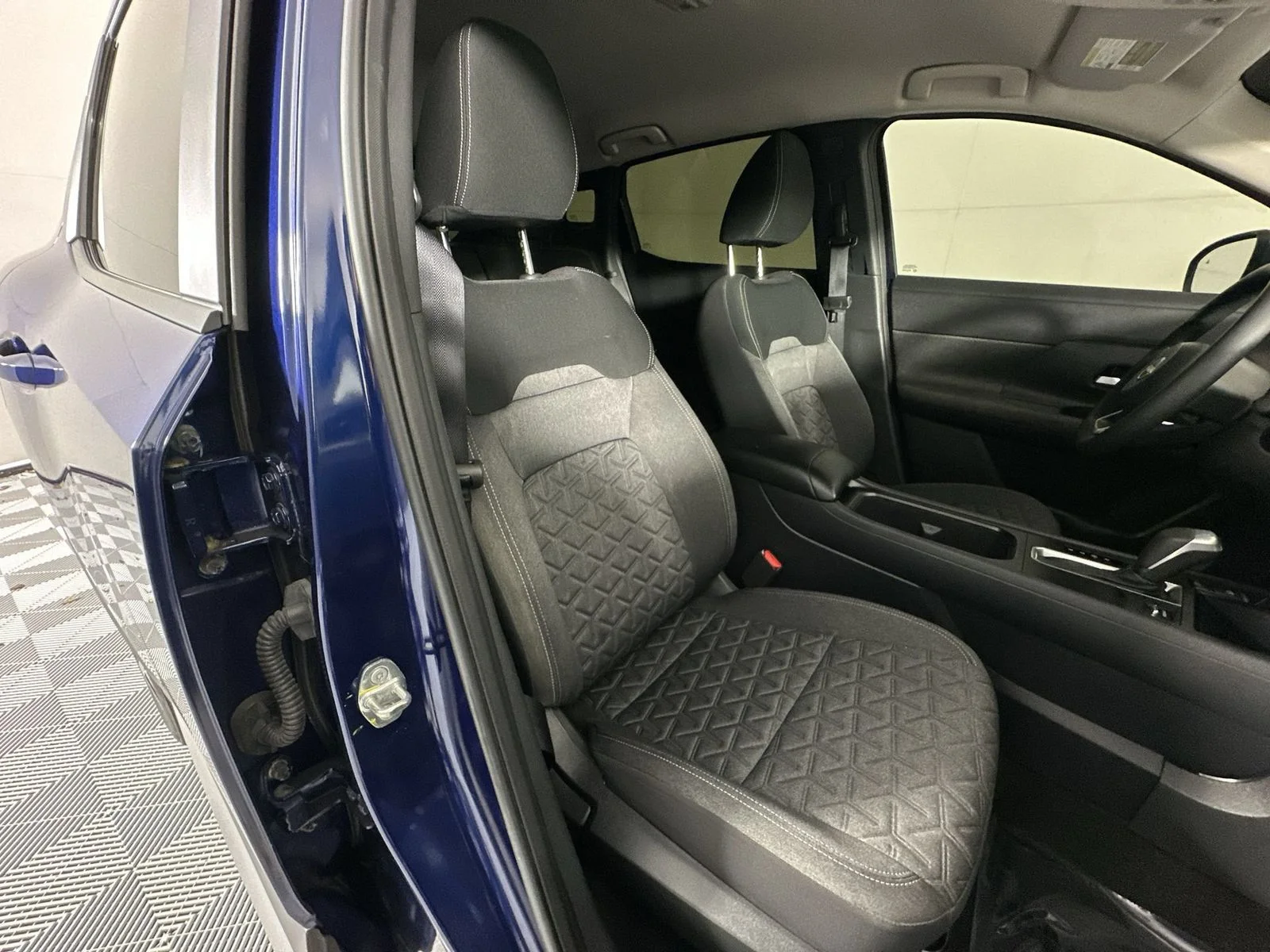 Certified Used 2025 Blue Nissan SV image 27